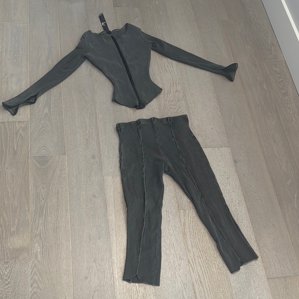 The K Label Matching Capri set